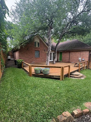 713 Ashley Drive, Hurst, TX 76054