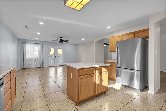 9215 Eiffel Avenue SW, Albuquerque, NM 87121