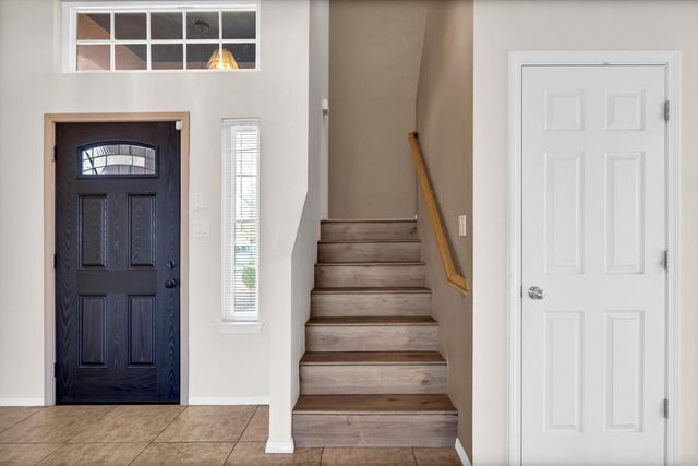 9215 Eiffel Avenue SW, Albuquerque, NM 87121