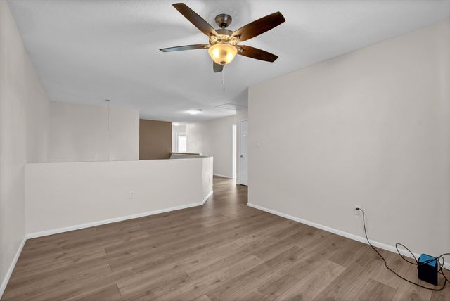 9215 Eiffel Avenue SW, Albuquerque, NM 87121