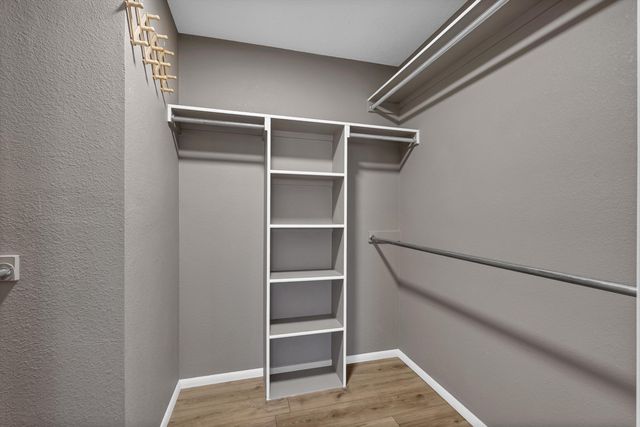 9215 Eiffel Avenue SW, Albuquerque, NM 87121