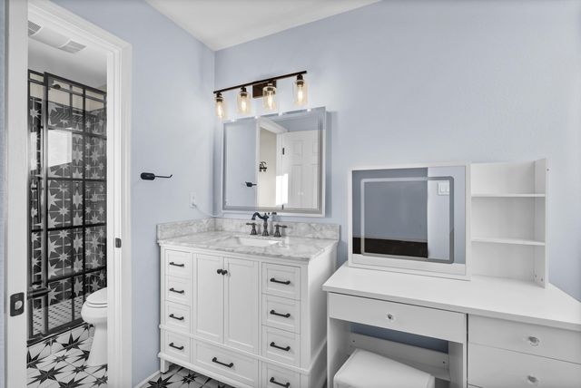 9215 Eiffel Avenue SW, Albuquerque, NM 87121