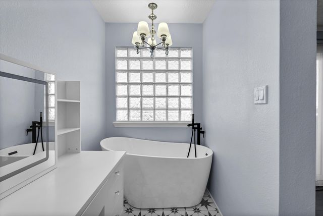 9215 Eiffel Avenue SW, Albuquerque, NM 87121