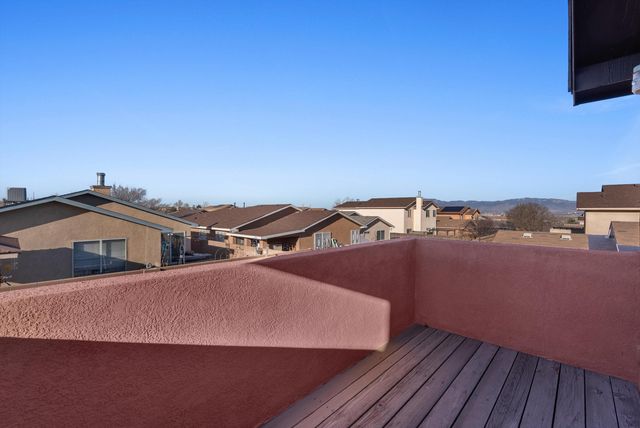 9215 Eiffel Avenue SW, Albuquerque, NM 87121