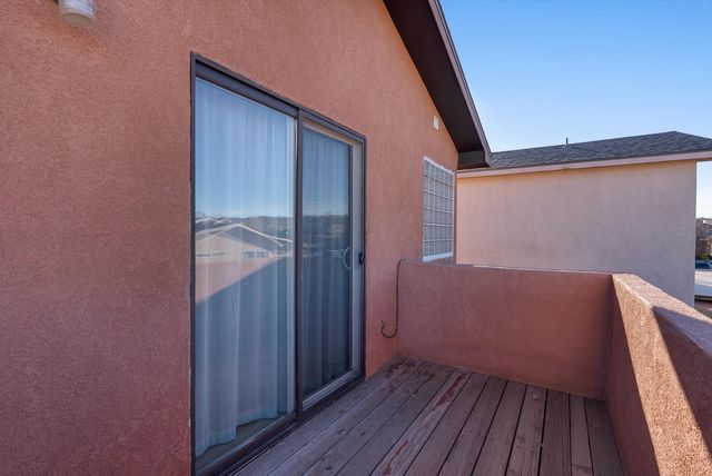 9215 Eiffel Avenue SW, Albuquerque, NM 87121