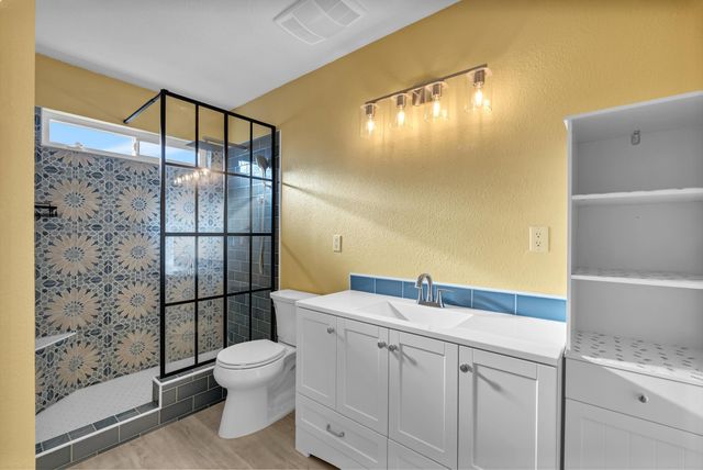 9215 Eiffel Avenue SW, Albuquerque, NM 87121