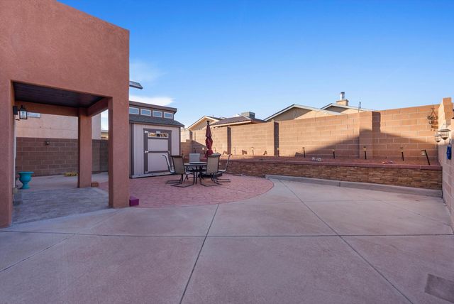 9215 Eiffel Avenue SW, Albuquerque, NM 87121