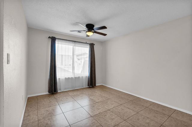 9215 Eiffel Avenue SW, Albuquerque, NM 87121