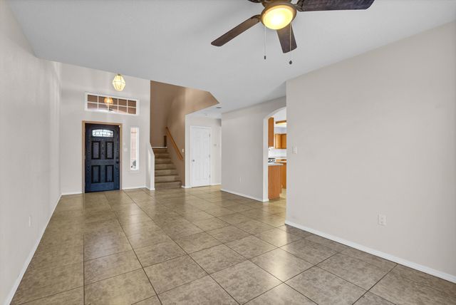 9215 Eiffel Avenue SW, Albuquerque, NM 87121