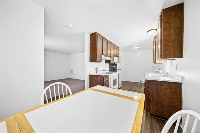 360 Calle Cazadero, Hemet, CA 92545