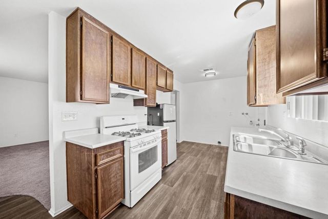 360 Calle Cazadero, Hemet, CA 92545