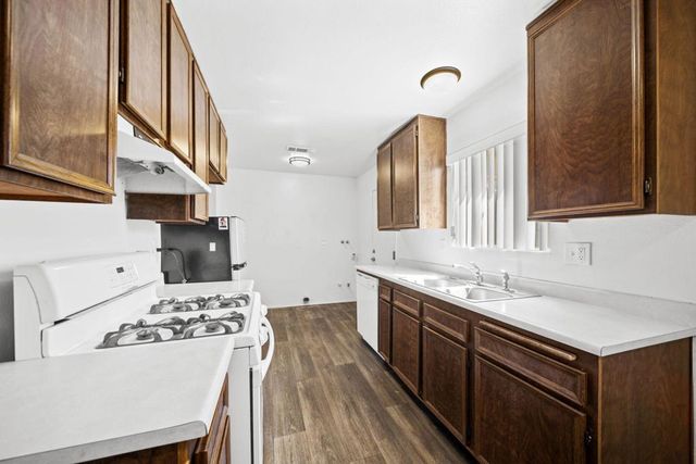 360 Calle Cazadero, Hemet, CA 92545