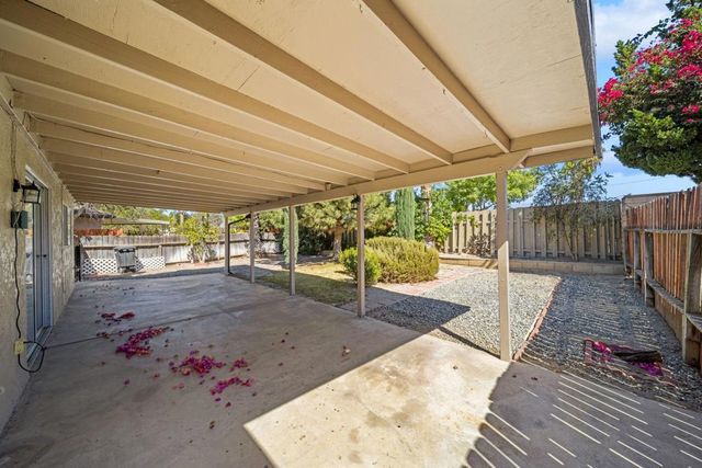 360 Calle Cazadero, Hemet, CA 92545