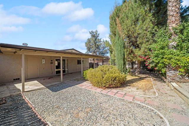 360 Calle Cazadero, Hemet, CA 92545