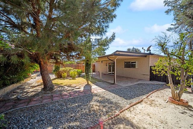 360 Calle Cazadero, Hemet, CA 92545