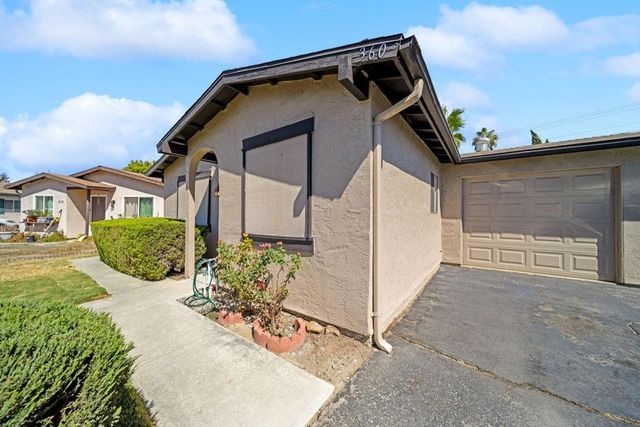 360 Calle Cazadero, Hemet, CA 92545