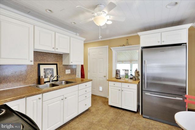 231 BECKLEY ST, Wernersville, PA 19565