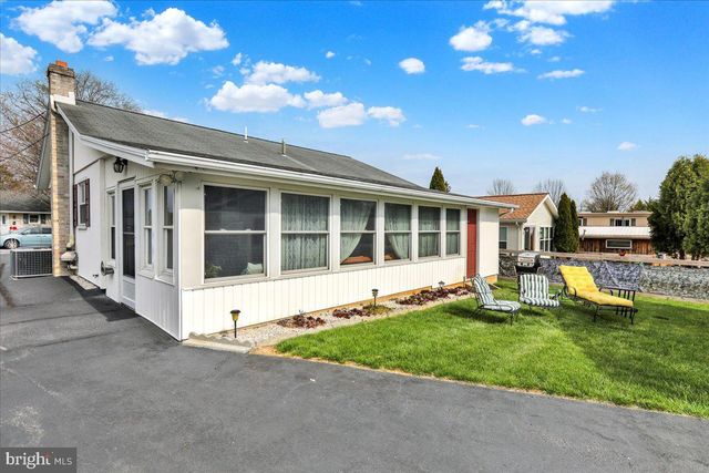231 BECKLEY ST, Wernersville, PA 19565