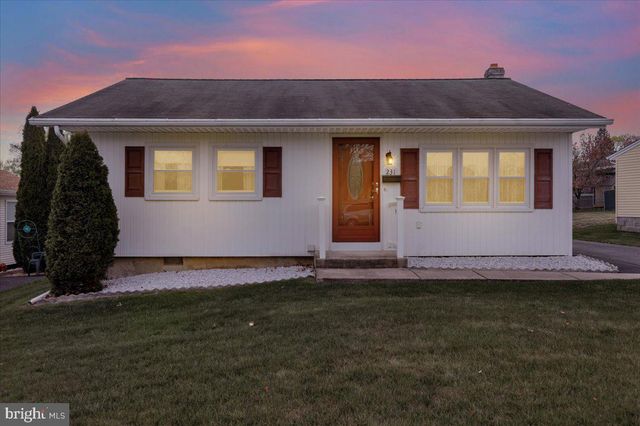 231 BECKLEY ST, Wernersville, PA 19565