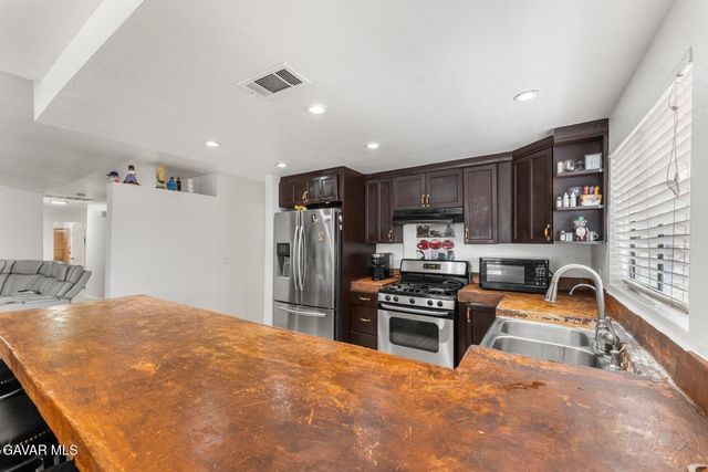 2601 Dixie Street, Rosamond, CA 93560