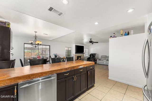 2601 Dixie Street, Rosamond, CA 93560