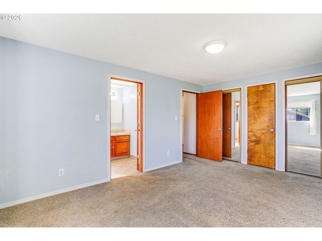 8748 ENCLID St, Salem, OR 97305