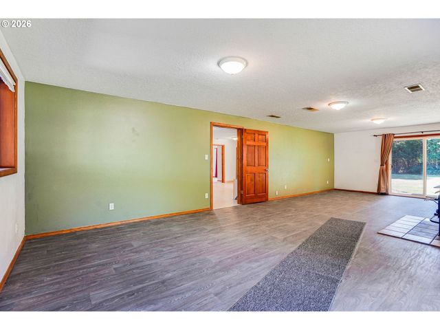 8748 ENCLID St, Salem, OR 97305