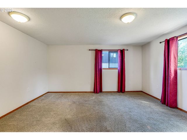 8748 ENCLID St, Salem, OR 97305