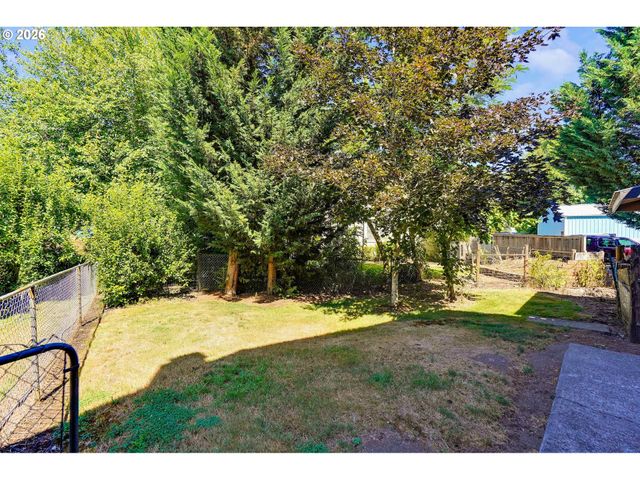 8748 ENCLID St, Salem, OR 97305