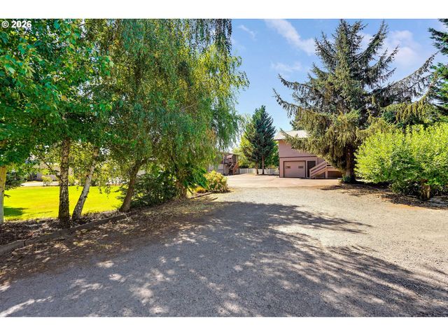 8748 ENCLID St, Salem, OR 97305