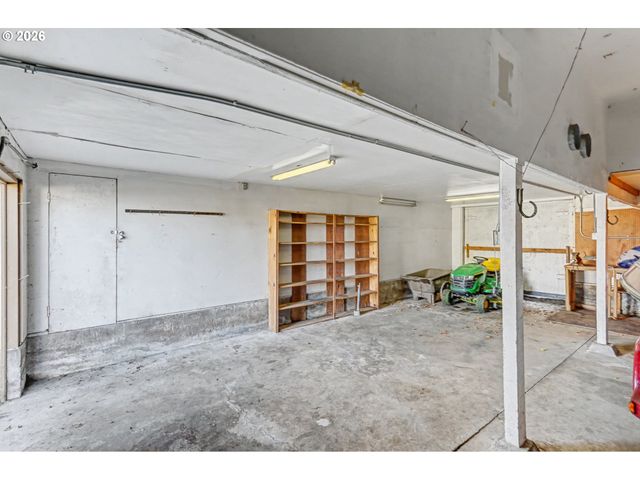 8748 ENCLID St, Salem, OR 97305