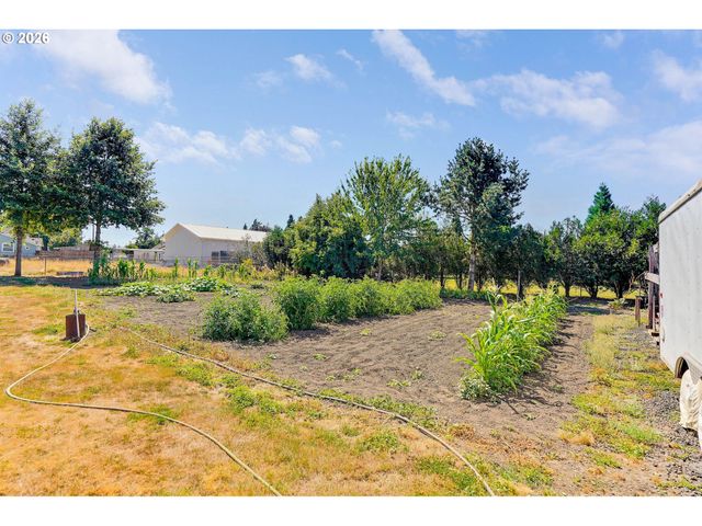 8748 ENCLID St, Salem, OR 97305