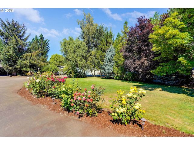 8748 ENCLID St, Salem, OR 97305