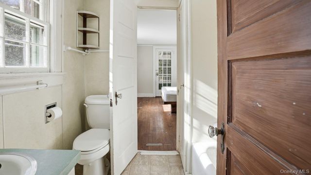 256 E Main Street, Westhampton Beach, NY 11978