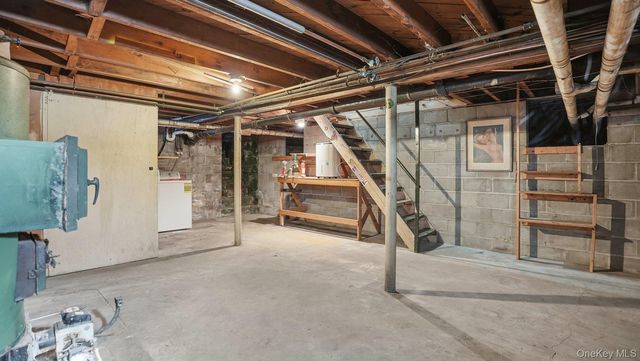 256 E Main Street, Westhampton Beach, NY 11978