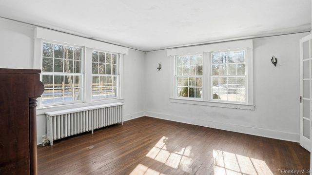 256 E Main Street, Westhampton Beach, NY 11978