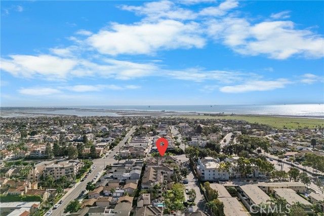 4561 Warner 203, Huntington Beach, CA 92649