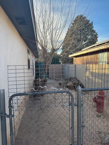 1732 Tierra Del Oso Drive NW, Albuquerque, NM 87120