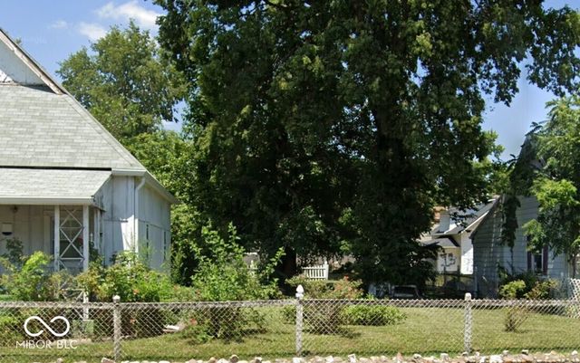 2816 W 10th Street, Indianapolis, IN 46222