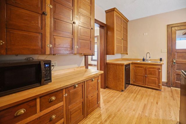 521 2nd Street NW, Faribault, MN 55021