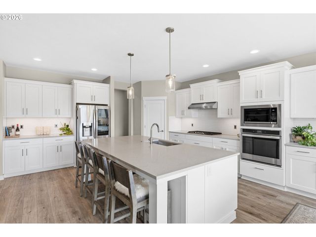 6442 Se MCINNIS St, Hillsboro, OR 97123