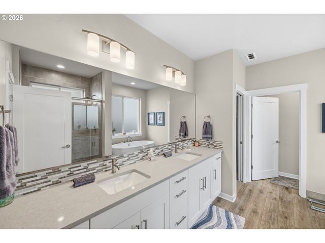 6442 Se MCINNIS St, Hillsboro, OR 97123