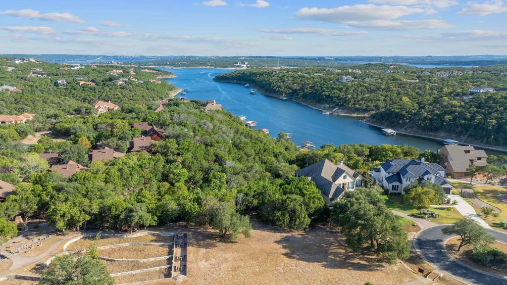 7201 Getaway DR, Jonestown, TX 78645
