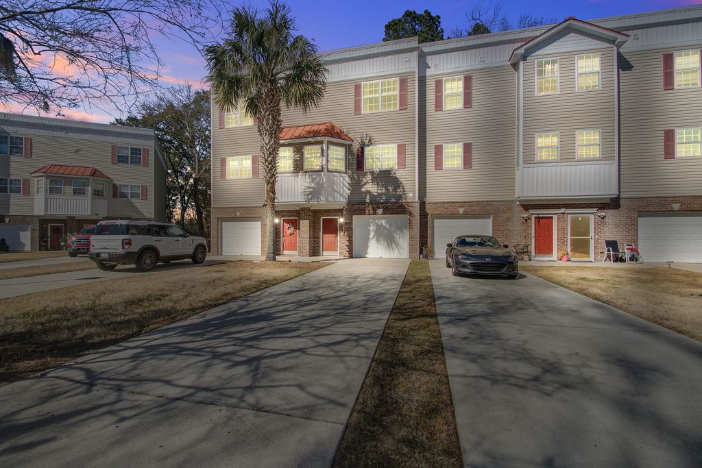 4628 N Palm View Circle, North Charleston, SC 29418