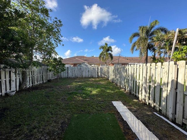 10985 SW 239th Ter 0, Homestead, FL 33032