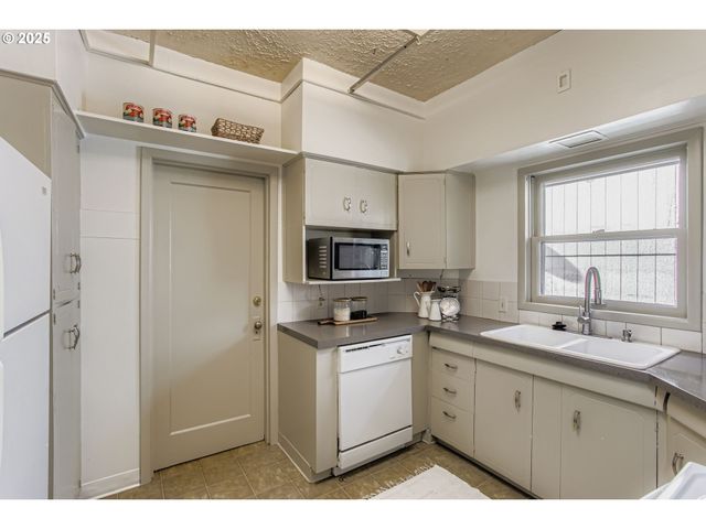 5517 Se BOISE St, Portland, OR 97206