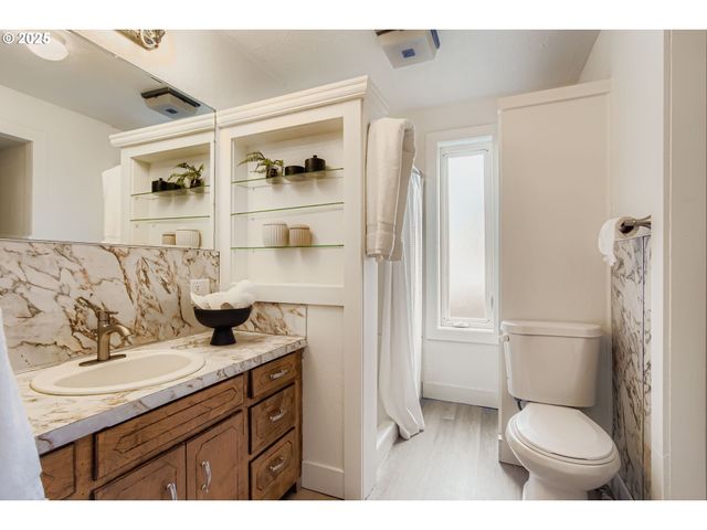 5517 Se BOISE St, Portland, OR 97206