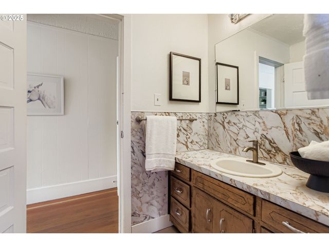 5517 Se BOISE St, Portland, OR 97206