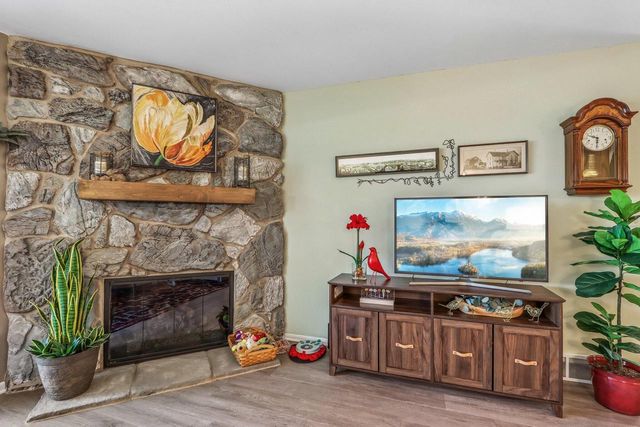 11013 Elder Tree COURT, Mequon, WI 53092