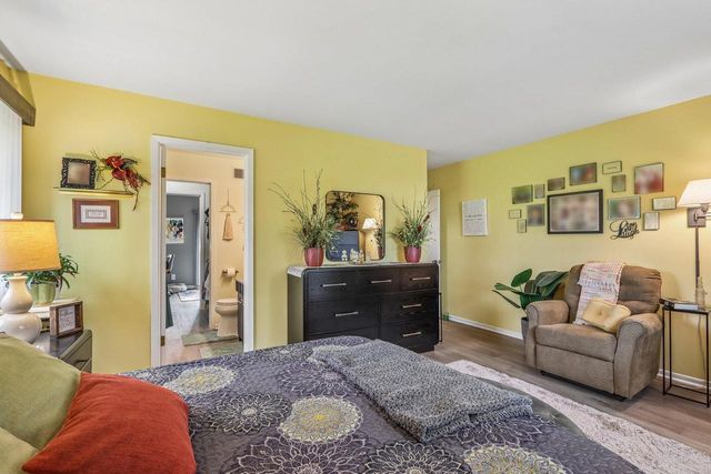 11013 Elder Tree COURT, Mequon, WI 53092